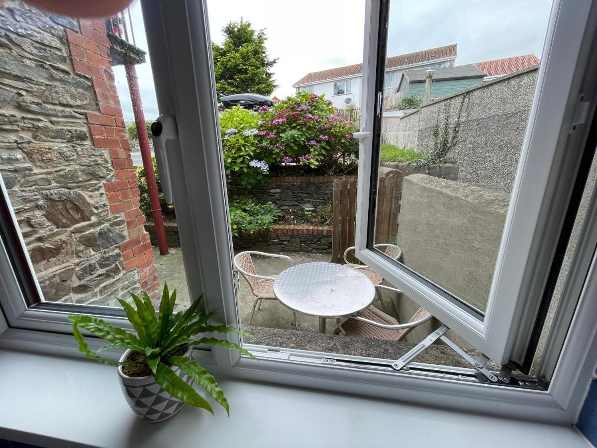 Lovely Apartment Overlooking The Harbour And Bay Ardglass Eksteriør bilde